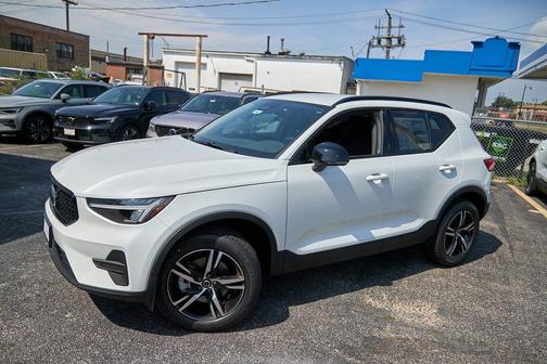 2026 Volvo XC40 B5 Core