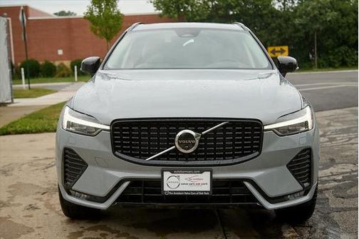2025 Volvo XC60 B5 Ultra