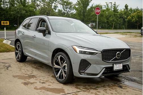 2025 Volvo XC60 B5 Ultra