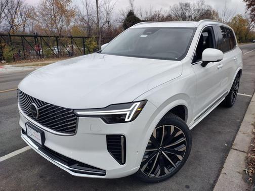 2026 Volvo XC90 B6 Plus 7-Seater