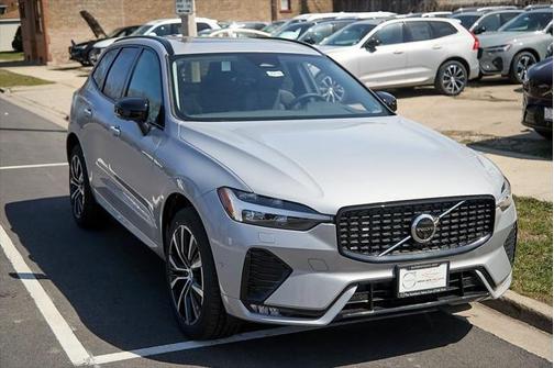 2025 Volvo XC60 Plus Dark Theme