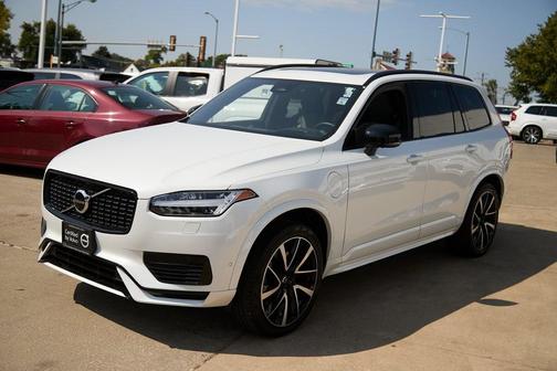 2023 Volvo XC90 Recharge Plug-In Hybrid T8 Ultimate Dark Theme 7-Seater