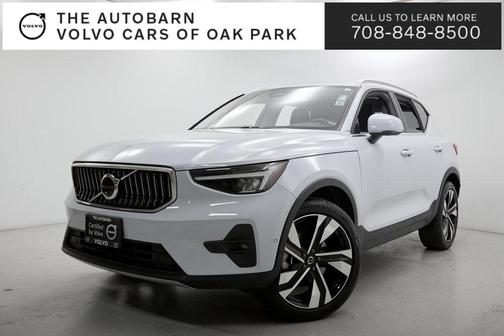 2024 Volvo XC40 B5 Plus Bright Theme