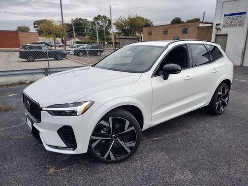 2026 Volvo XC60 B5 Ultra