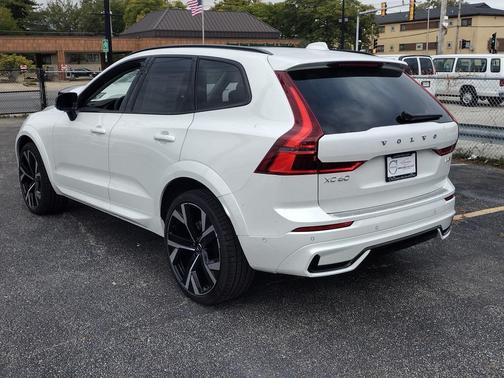 2026 Volvo XC60 B5 Ultra