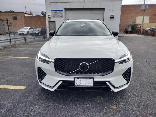 2026 Volvo XC60 B5 Ultra