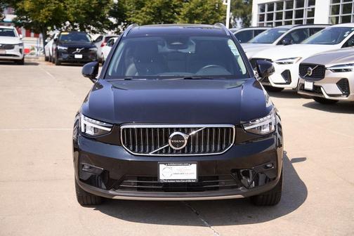2025 Volvo XC40 B5 Plus Bright Theme