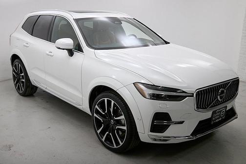 2023 Volvo XC60 B5 Ultimate Bright Theme