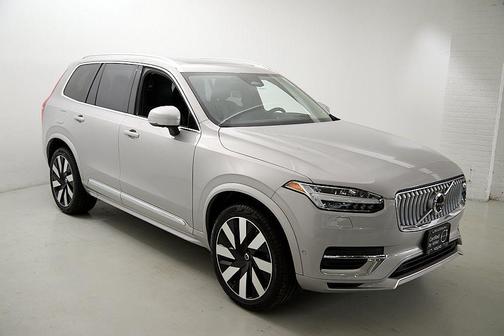 Silver Dawn Metallic 2023 Volvo XC90 Recharge Plug-In Hybrid T8 Ultimate 6-Seater