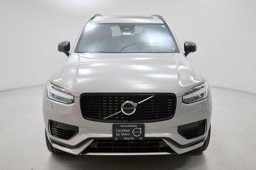 Silver Dawn Metallic 2023 Volvo XC90 Recharge Plug-In Hybrid T8 Ultimate Dark Theme 7-Seater