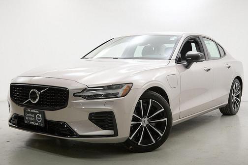 2025 Volvo S60 Plug-In Hybrid T8 Plus