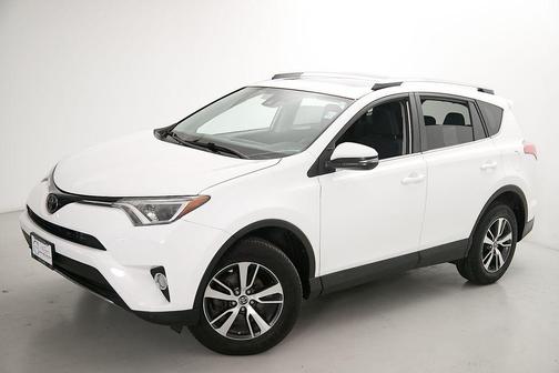 Super White 2018 Toyota RAV4 XLE