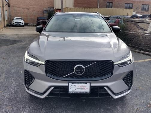 2026 Volvo XC60 B5 Plus