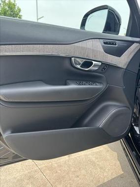 2022 Volvo XC90 T6 Inscription