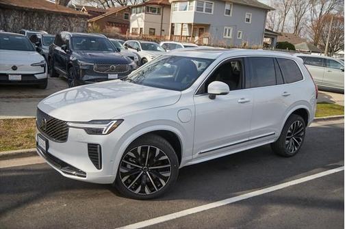 2025 Volvo XC90 Plug-In Hybrid T8 Plus 7-Seater