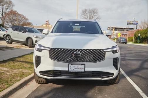 2025 Volvo XC90 Plug-In Hybrid T8 Plus 7-Seater