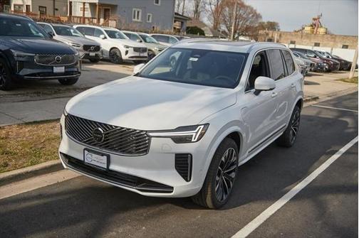 2025 Volvo XC90 Plug-In Hybrid T8 Plus 7-Seater