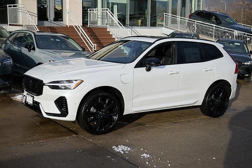 2026 Volvo XC60 Plug-In Hybrid Black Edition Ultra, T8 AWD Electric/Gasoline, Dark