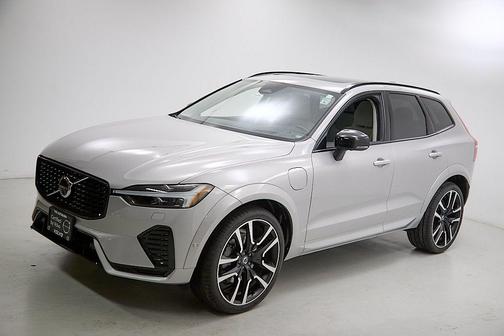 2024 Volvo XC60 Recharge Plug-In Hybrid T8 Ultimate Dark Theme