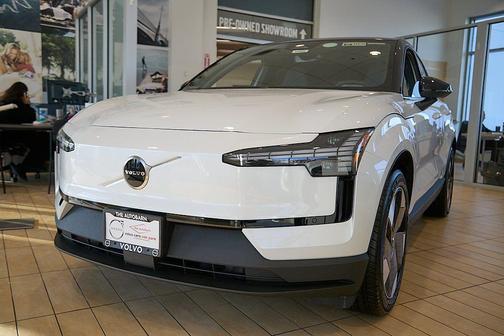 2026 Volvo EX30 Plus Twin Motor Performance, Fully electric