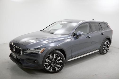 2024 Volvo V60 Cross Country B5 Ultimate
