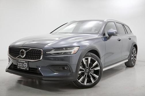 2024 Volvo V60 Cross Country B5 Ultimate