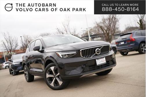 2025 Volvo XC40 B5 Core Bright Theme