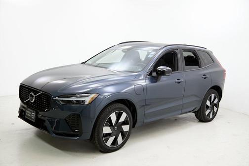 2025 Volvo XC60 Plug-In Hybrid T8 Plus