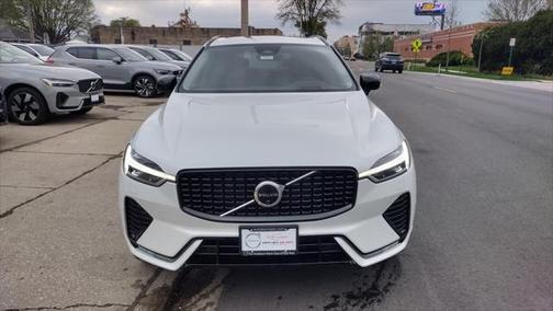 2025 Volvo XC60 B5 Ultra