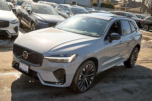 2026 Volvo XC60 B5 Ultra
