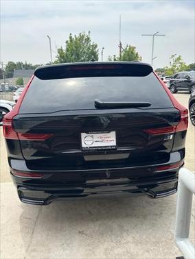2024 Volvo XC60 Recharge Plug-In Hybrid T8 Ultimate Black Edition