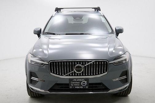 2023 Volvo XC60 B5 Ultimate Bright Theme