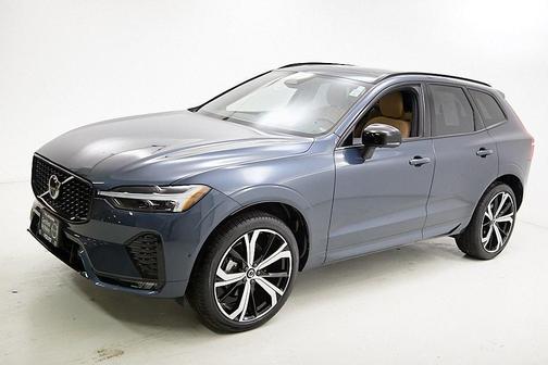 2024 Volvo XC60 B5 Ultimate Dark Theme