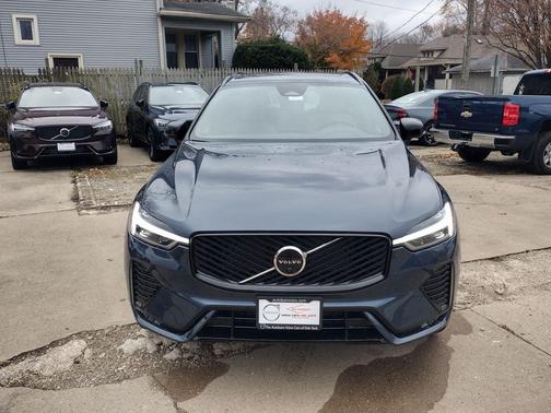 2026 Volvo XC60 B5 Plus