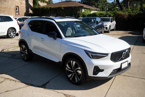 2025 Volvo XC40 Plus Dark Theme