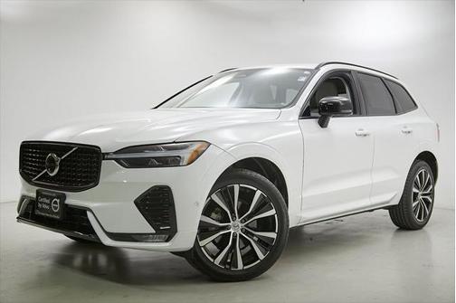 2024 Volvo XC60 B5 Ultimate Dark Theme