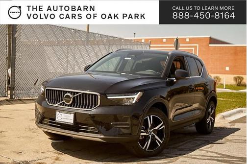 2025 Volvo XC40 B5 Core Bright Theme