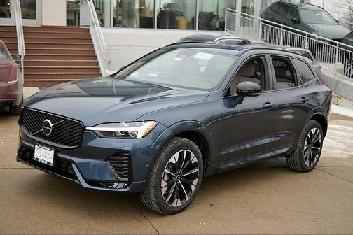 2026 Volvo XC60 B5 Plus