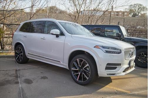 2025 Volvo XC90 B6 Plus 7-Seater
