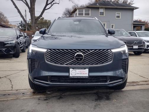 2026 Volvo XC90 B6 Plus 7-Seater