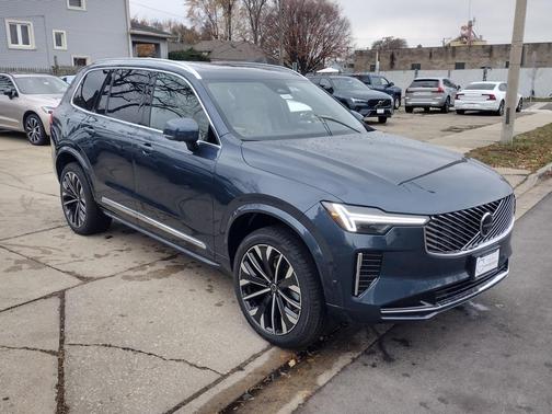 2026 Volvo XC90 B6 Plus 7-Seater