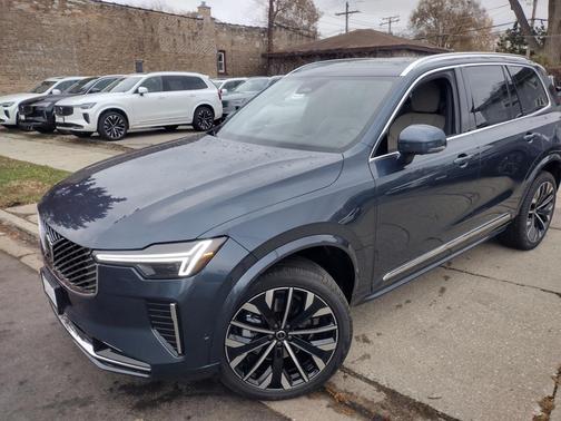 2026 Volvo XC90 B6 Plus 7-Seater