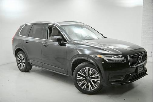 2021 Volvo XC90 T6 Momentum