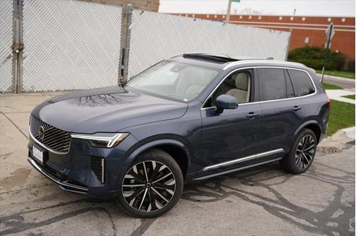 2025 Volvo XC90 B6 Ultra