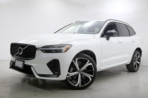 2023 Volvo XC60 B5 Ultimate Dark Theme