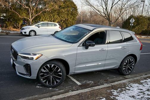 2026 Volvo XC60 B5 Ultra