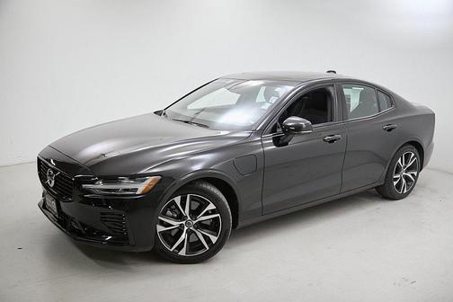 2022 Volvo S60 Recharge Plug-In Hybrid T8 R-Design