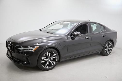 2022 Volvo S60 Recharge Plug-In Hybrid T8 R-Design