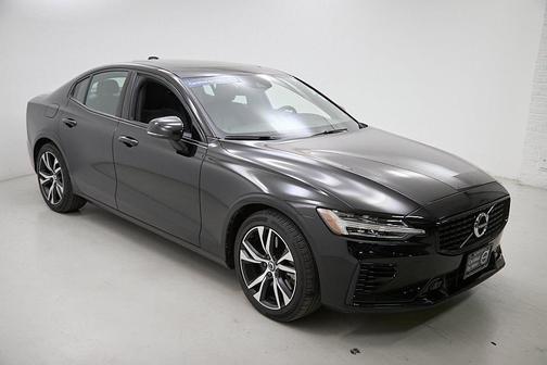 2022 Volvo S60 Recharge Plug-In Hybrid T8 R-Design