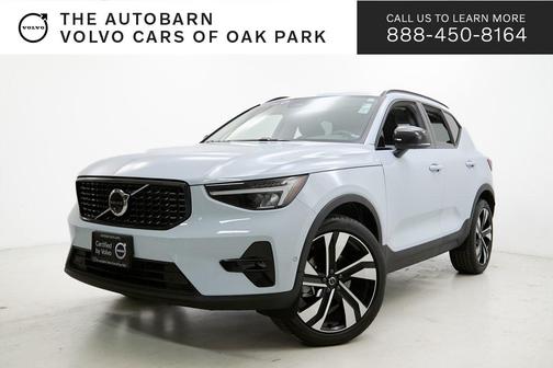 2024 Volvo XC40 B5 Plus Dark Theme
